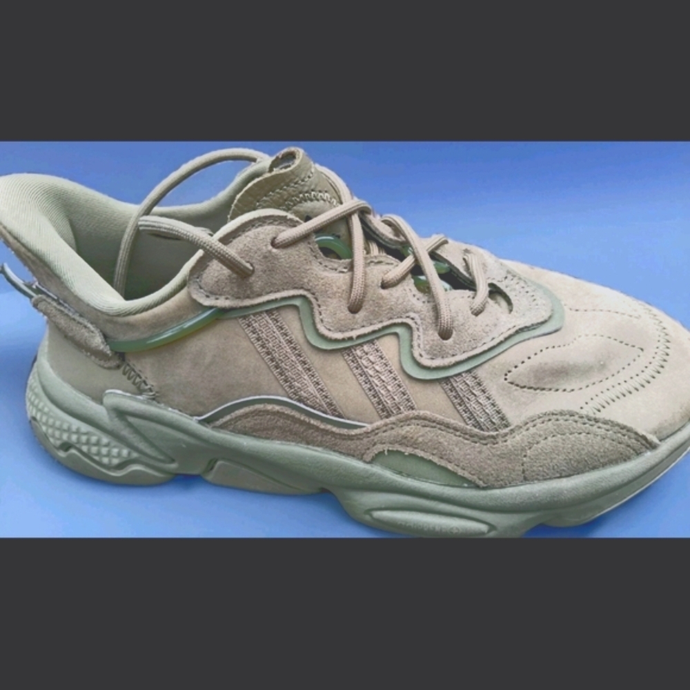 Women's 7.5 Adidas Sneakers Ozweego Originals Khaki Green Athletic shoes